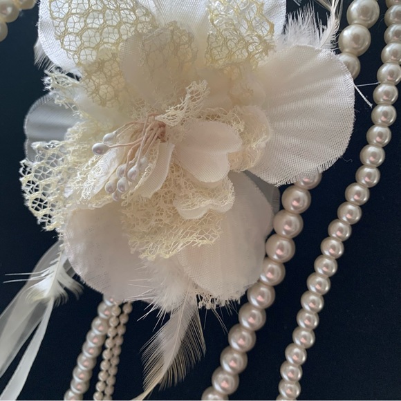 Double strand Pearl Necklace with Flower Brooch - Picture 2 of 4